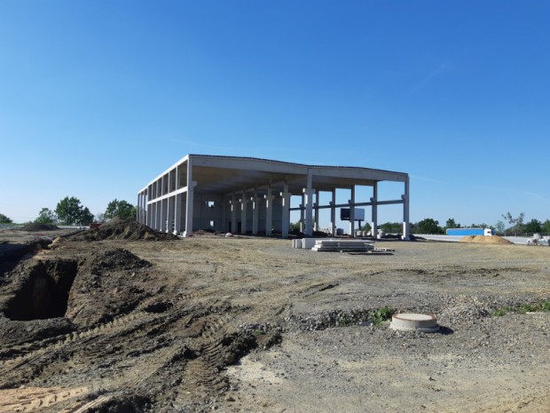 Plochá střecha halových objektů