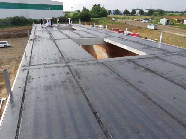 Plochá střecha halových objektů