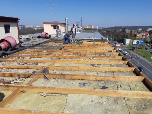 Rekonstrukce ploché střechy panelového domu Praha 4