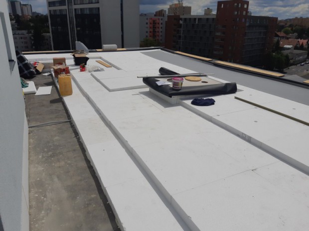 Rekonstrukce ploché střechy panelového domu Praha 4