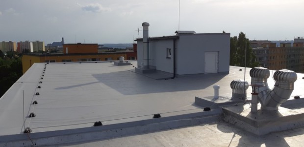 Rekonstrukce ploché střechy panelového domu Praha 4