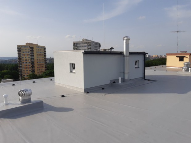 Rekonstrukce ploché střechy panelového domu Praha 4