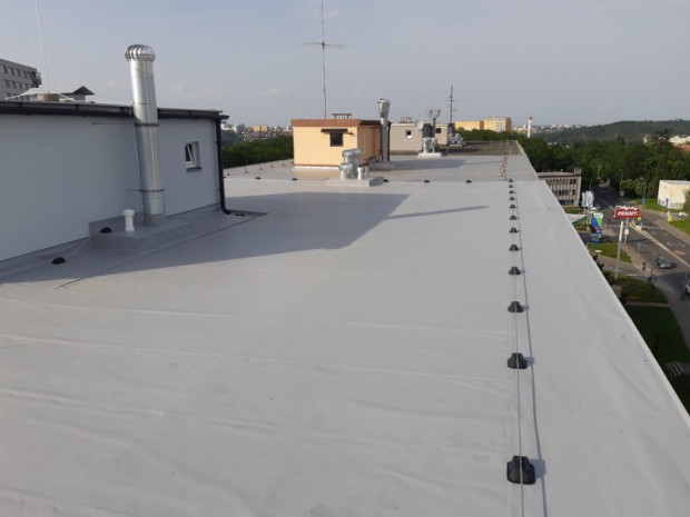 Rekonstrukce ploché střechy panelového domu Praha 4