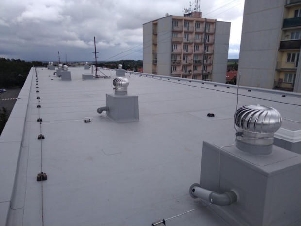 Pokládka nové skladby střechy BD