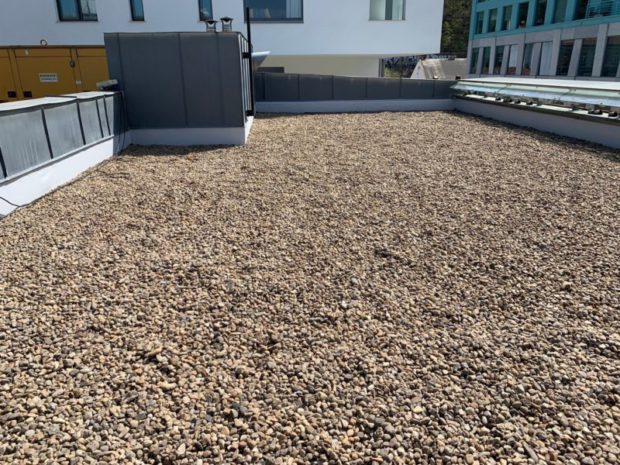 U administrativní budovy Corso Karlín jsme na jaře 2021 realizovali kompletní rekonstrukci hydroizolační vrstvy střechy o rozloze 800m2. Jako hydroizolační fólie bylo použito PVC Fatrafol 818 tl. 1,5 mm. Součástí bylo přesouvání kačírku v rámci plochy střechy po jednotlivých etapách.…